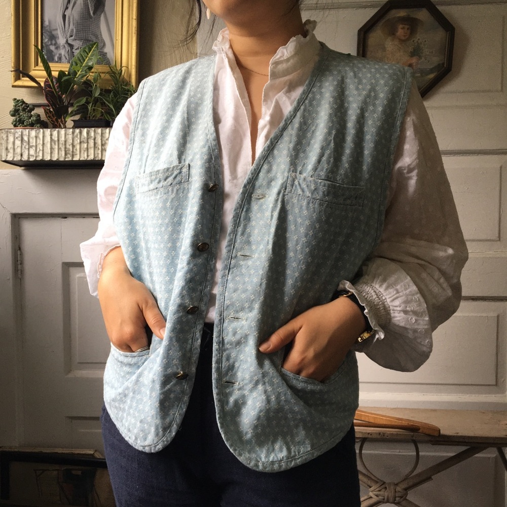 🌼Liz Wear Casual Cotton Vest with tiny floral